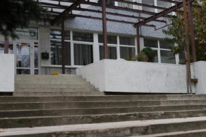 Hlavný vchod - Základná škola Pri kríži 11 Bratislava
